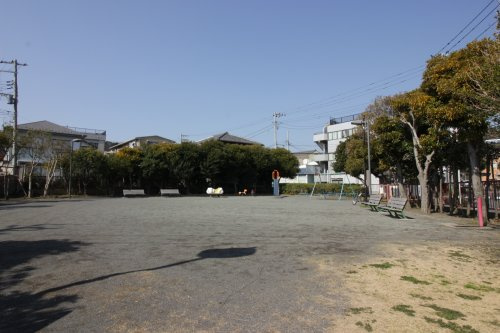 【公園】長沢七軒町公園まで598ｍ