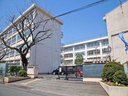 【中学校】第一中学校まで1053ｍ