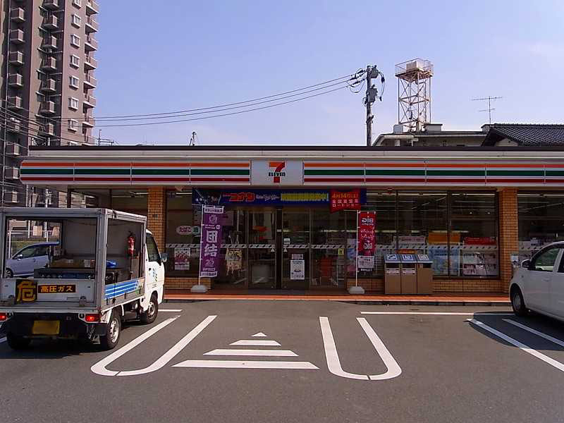 【コンビニエンスストア】セブンイレブン　廿日市本町店まで1016ｍ
