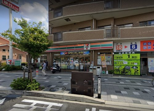 【コンビニエンスストア】セブンイレブン　高槻富田5丁目店まで525ｍ