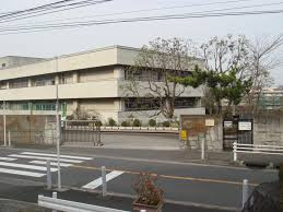 【中学校】横浜市立松本中学校まで127ｍ