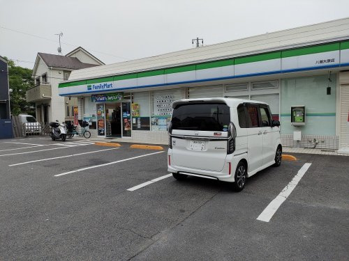 【コンビニエンスストア】ファミリーマート　八潮大原店まで657ｍ