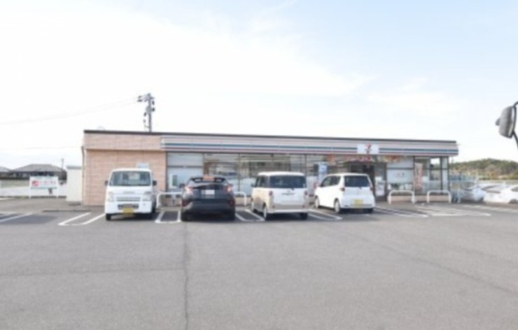 【コンビニエンスストア】セブンイレブン　東串良岩弘店まで294ｍ