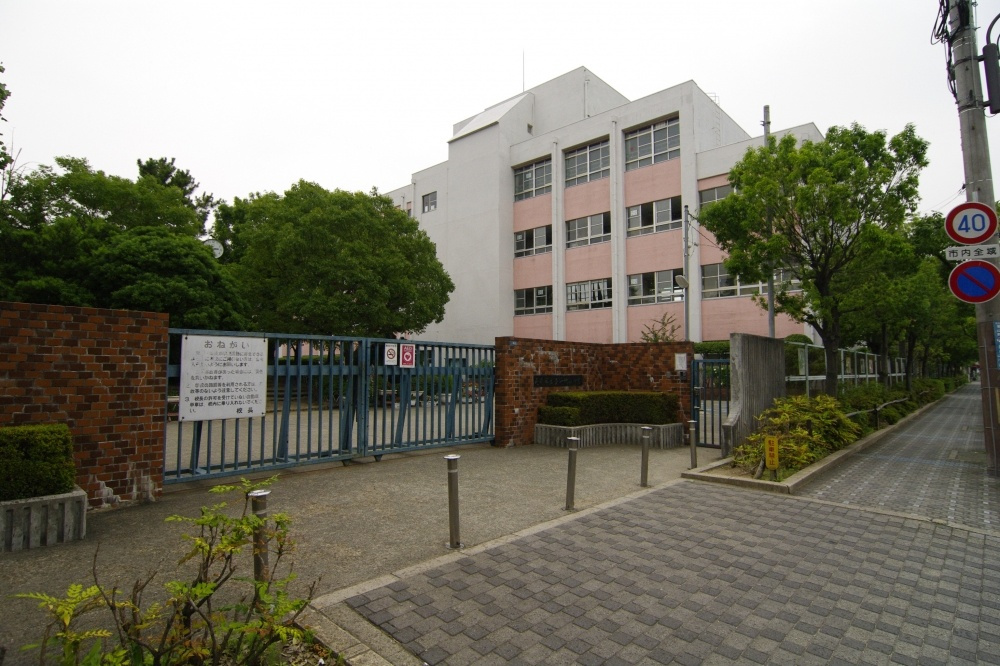 【小学校】尼崎市立　立花北小学校まで1035ｍ