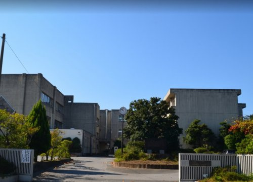 【中学校】市原市立若葉中学校まで636ｍ
