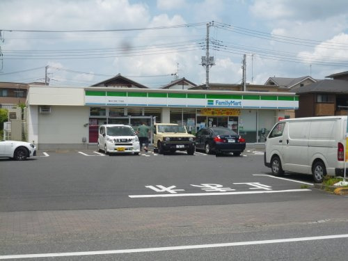 【コンビニエンスストア】ファミリーマート　越谷七左町二丁目店まで270ｍ