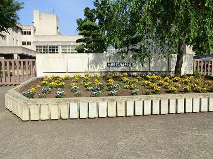 【中学校】内出中学校まで831ｍ