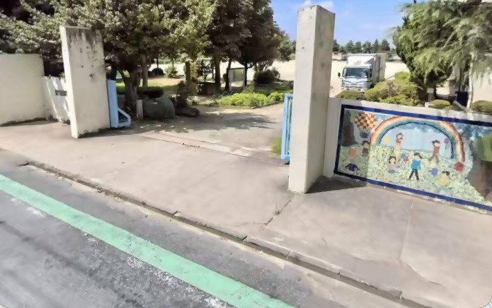【小学校】松戸市立根木内小学校まで625ｍ