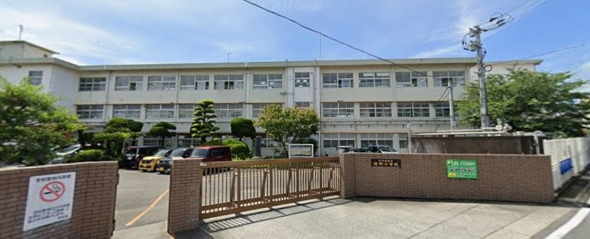 【小学校】北九州市立塔野小学校まで769ｍ