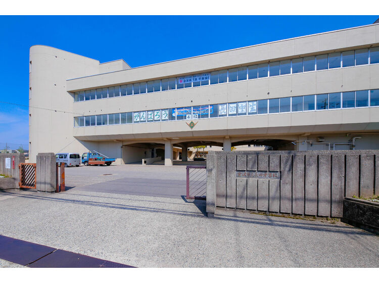 【中学校】長田中学校まで1322ｍ