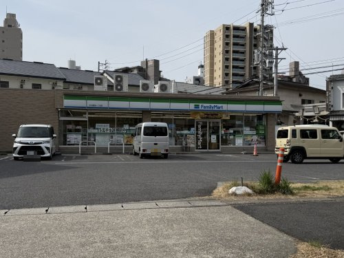 【コンビニエンスストア】ファミリーマート　天白植田一丁目店まで294ｍ
