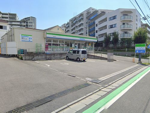 【コンビニエンスストア】ファミリーマート藤沢藤が岡店まで540ｍ