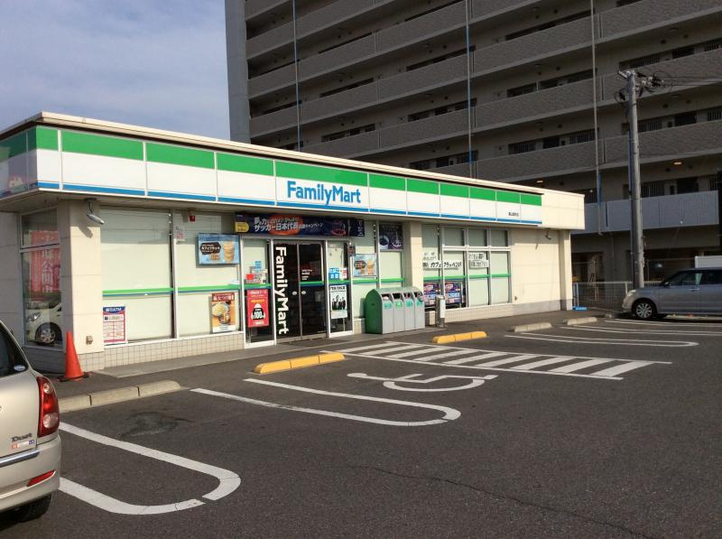 【コンビニエンスストア】ファミリーマート　福山卸町店まで271ｍ
