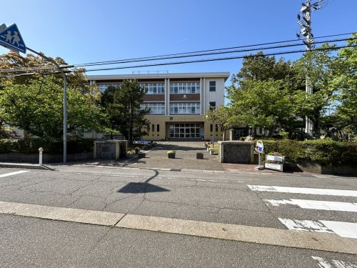 【小学校】小松市立日末小学校まで1099ｍ
