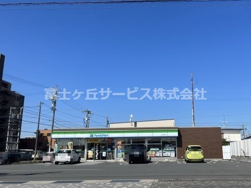 【コンビニエンスストア】ファミリーマート　袋井泉町店まで222ｍ