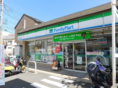 【コンビニエンスストア】ファミリーマート　江東塩浜二丁目店まで435ｍ