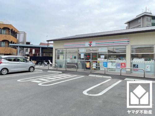 【コンビニエンスストア】セブンイレブン　伏見醍醐辰己町店まで752ｍ