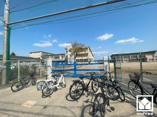 【小学校】八幡市立中央小学校まで968ｍ