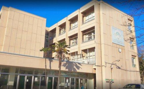【小学校】草加市立八幡小学校まで599ｍ