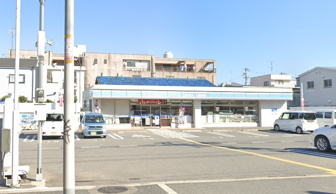 【コンビニエンスストア】ローソン八尾美園町四丁目店まで500ｍ
