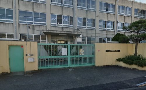 【小学校】東大阪市立弥刀東小学校まで480ｍ