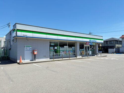 【コンビニエンスストア】ファミリーマート　津幡潟端店まで1423ｍ