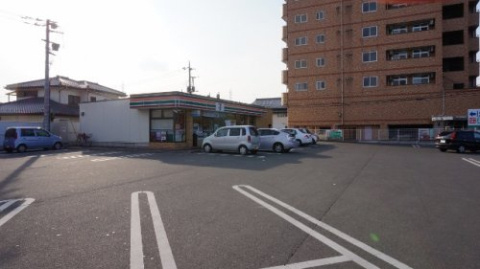 【コンビニエンスストア】セブンイレブン小山城北店まで972ｍ