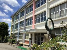 【小学校】海老名市立柏ケ谷小学校まで450ｍ