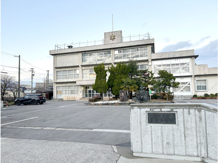 【小学校】高岡市立木津小学校まで640ｍ