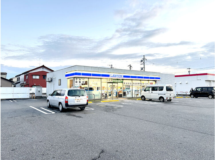 【コンビニエンスストア】ローソン　高岡木津店まで783ｍ