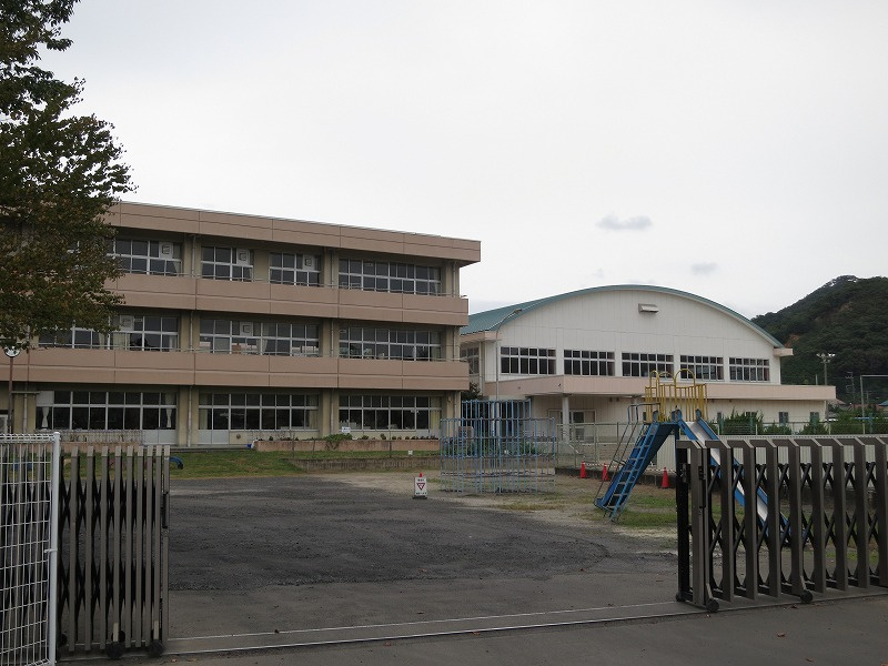 【小学校】足利市立三重小学校まで1260ｍ