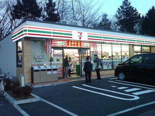 【コンビニエンスストア】セブン‐イレブン　横浜下飯田駅前店まで1138ｍ