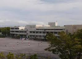 【小学校】横浜市立秋葉小学校まで1404ｍ