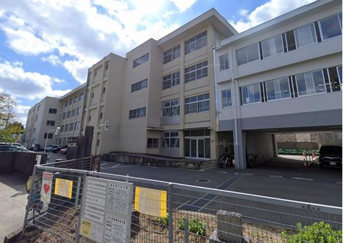 【小学校】三田市立三田小学校まで1057ｍ