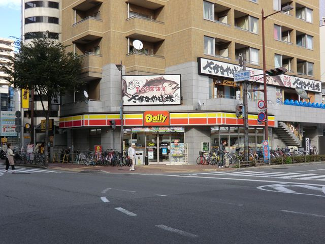 【コンビニエンスストア】デイリーヤマザキ　阪神尼崎駅北口店まで168ｍ