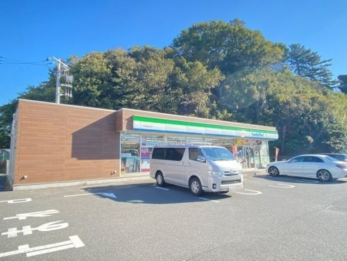 【コンビニエンスストア】ファミリーマート千葉稲丘町店まで406ｍ