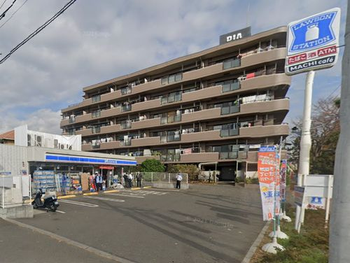 【コンビニエンスストア】ローソン藤沢遊行寺坂店まで852ｍ
