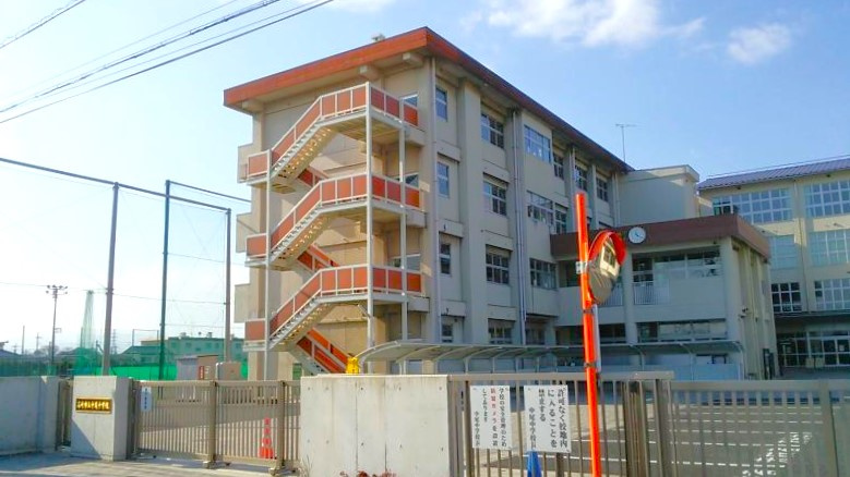 【中学校】中尾中学校まで869ｍ