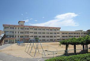 【小学校】明石市立大久保小学校まで748ｍ