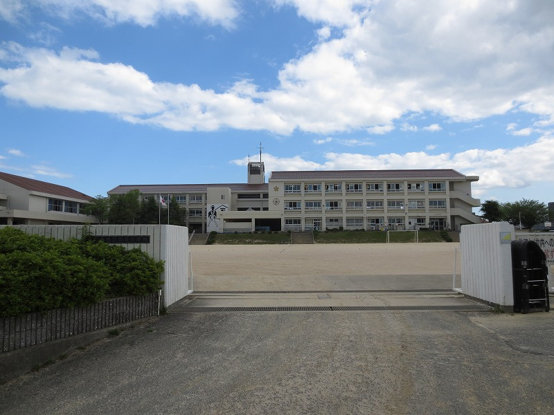 【小学校】西条小学校まで832ｍ
