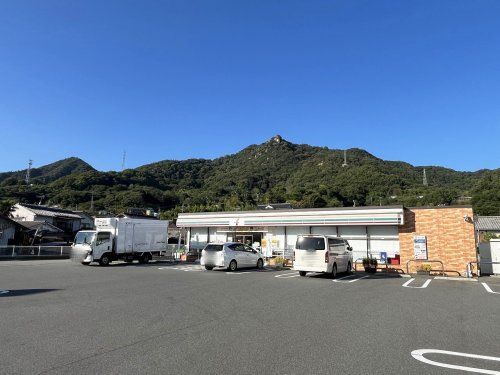 【コンビニエンスストア】セブンイレブン　竹原忠海店まで1036ｍ