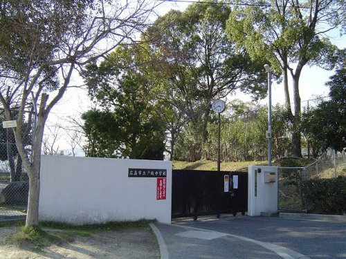 【中学校】戸坂中学校まで1535ｍ