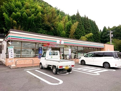 【コンビニエンスストア】セブンイレブン隼人小田店まで358ｍ