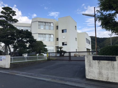 【小学校】藤枝市立藤岡小学校まで287ｍ