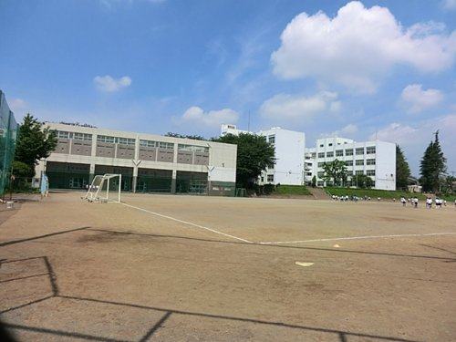 【中学校】大和市立つきみ野中学校まで526ｍ