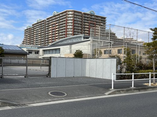 【小学校】浦安市立高洲小学校まで10ｍ