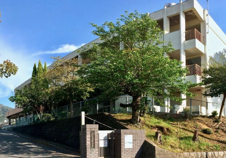 【中学校】昭和中学校まで2893ｍ