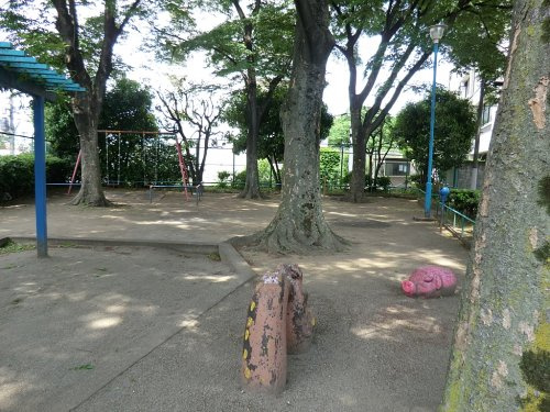 【公園】神宮前公園まで219ｍ