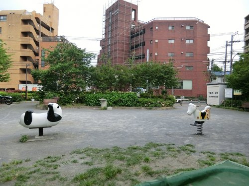 【公園】五本木ふれあい街かど公園まで412ｍ