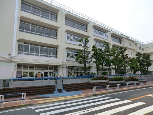 【中学校】世田谷区立梅丘中学校まで1201ｍ